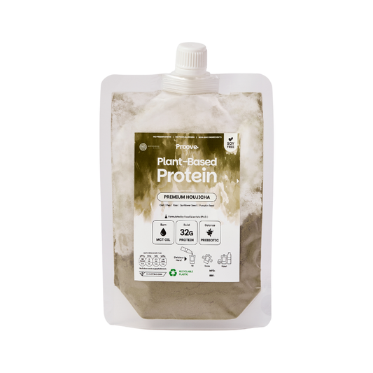 Proove โปรตีนพืช แบบพกพา รสโฮจิฉะ ชาเขียวคั่ว มีกลิ่นหอมหวานเฉพาะตัว สีน้ำตาลอ่อน ชวนสัมผัสความพรีเมียม